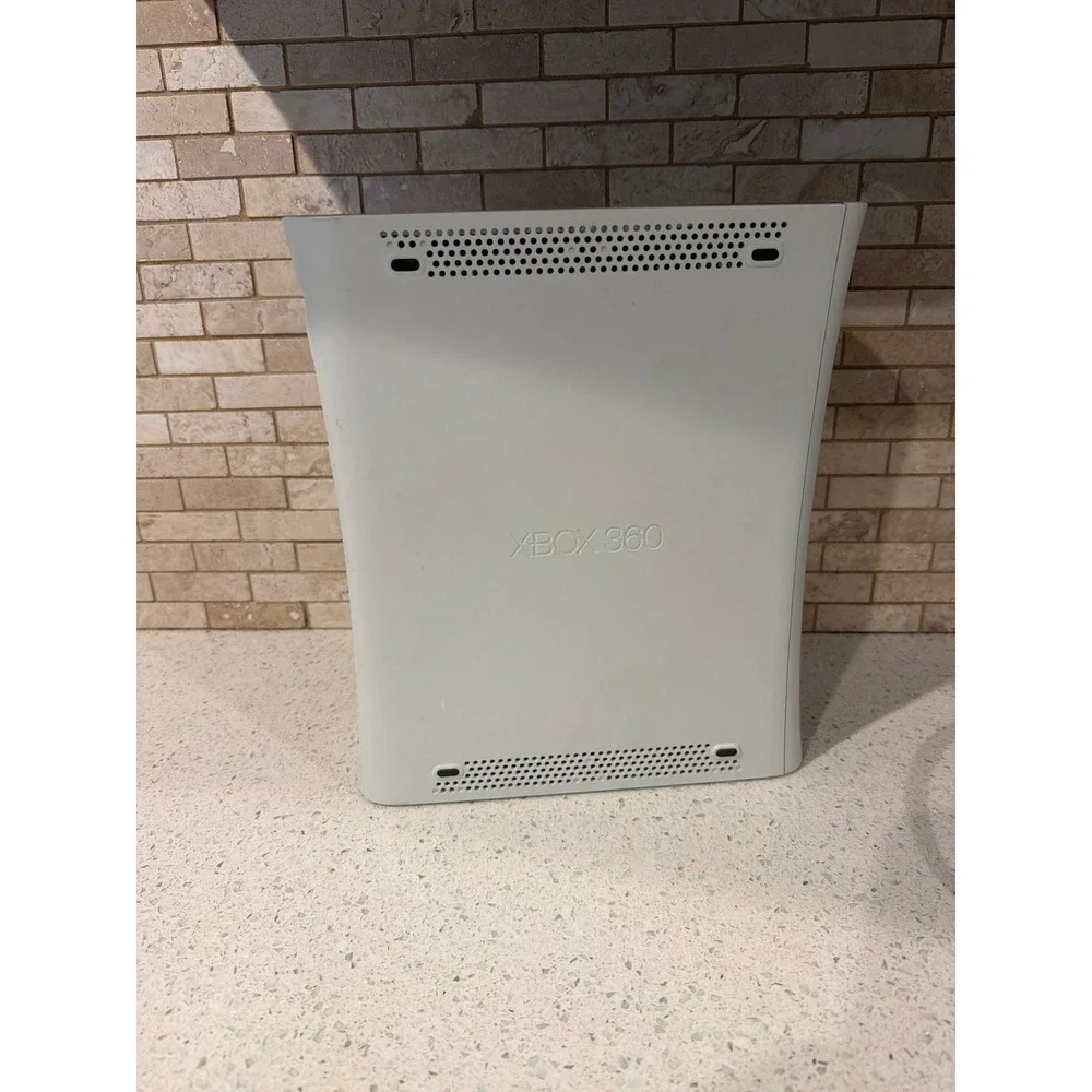 Xbox 360 Pro White Console Bundle with Games‎